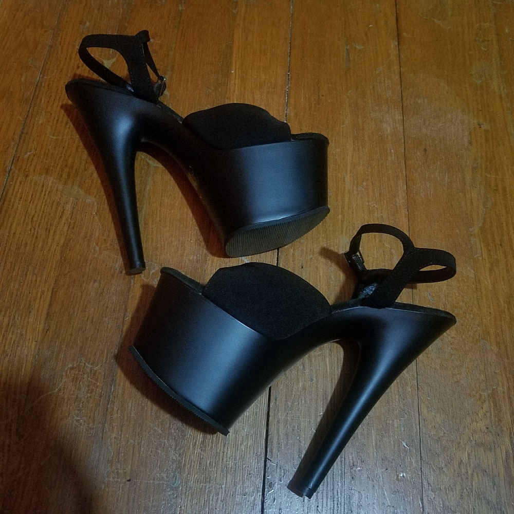 NWT Pleaser 6 1/2 Inch Platform Heels, Size 6